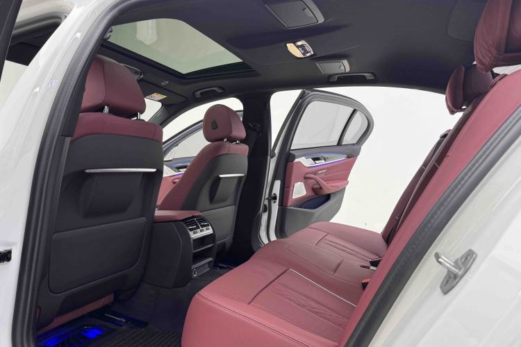 Used BMW 5 Series 2022 Second Facelift 525Li M Sport Package
