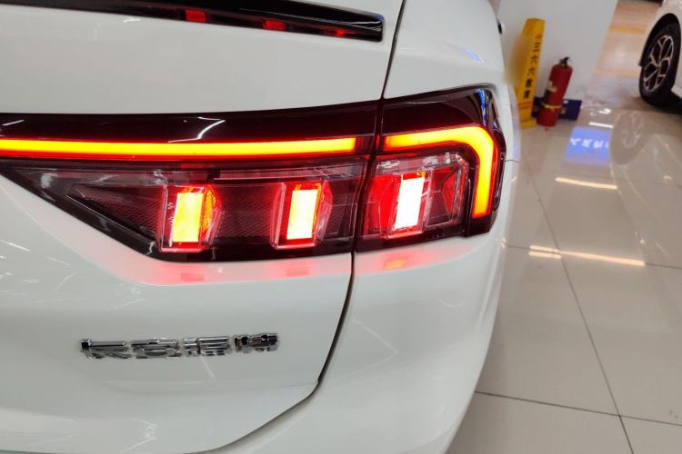 Used Ford Mondeo 2025 2.0T EcoBoost Luxury Version
