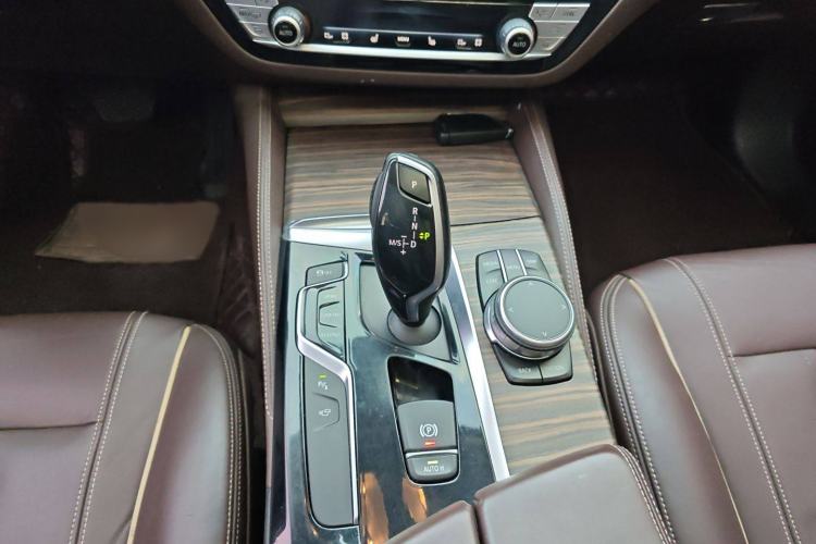 Used BMW 5 Series 2018 530Li Luxury Edition Premium Package

