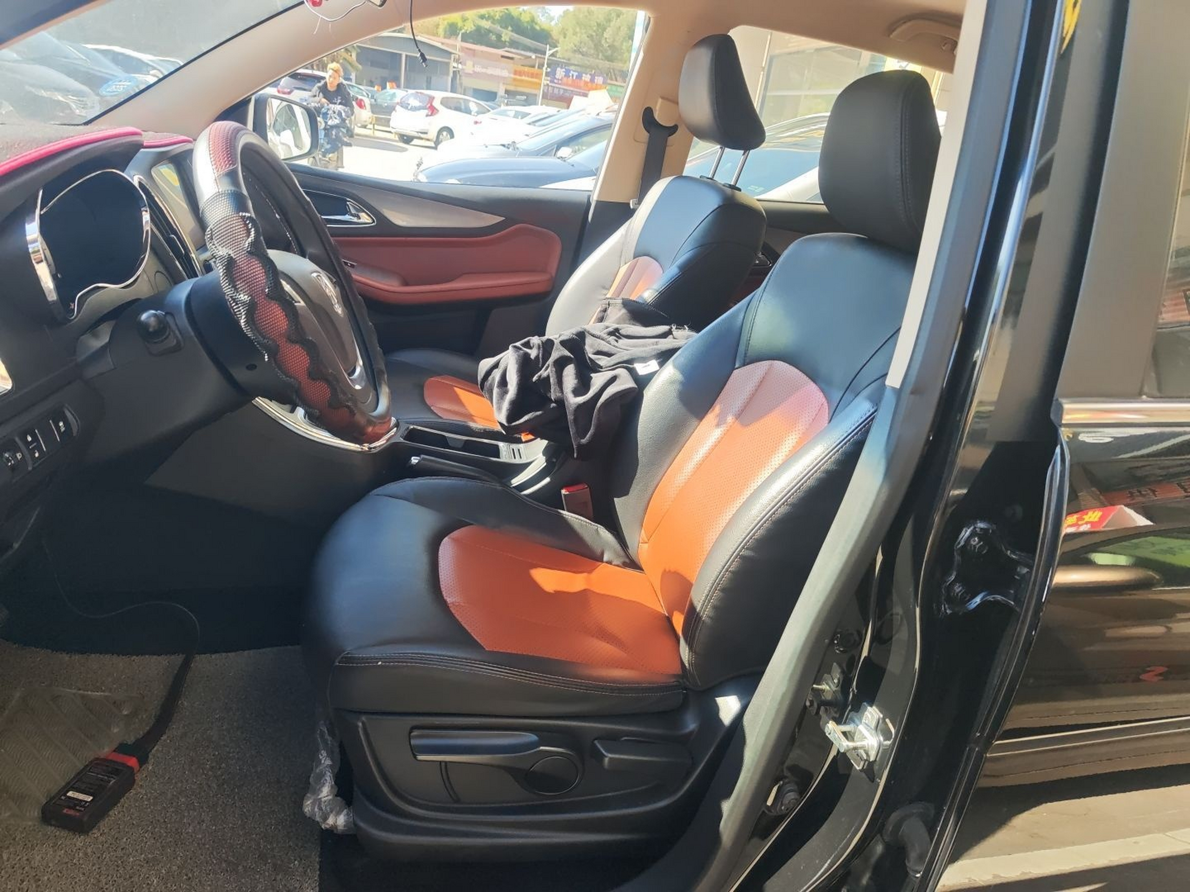 Переднее сиденье в автомобиле