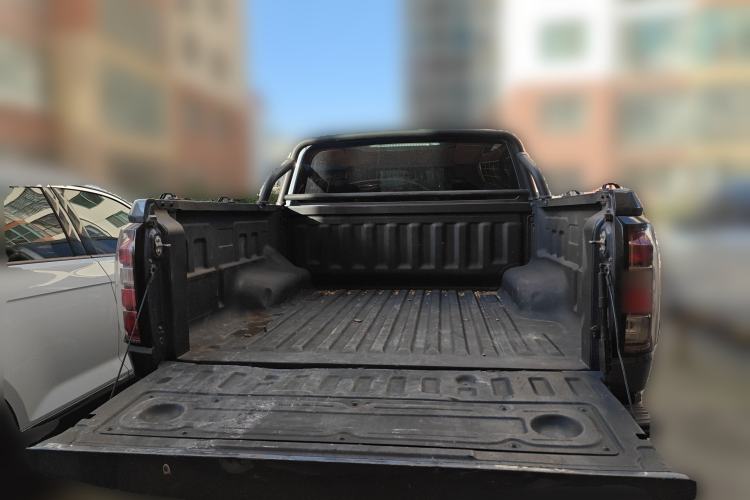 Used JMC DaDao 2023 All-Purpose Model 2.3T Diesel Manual 4x4 Standard-Wheel Comfort Edition
