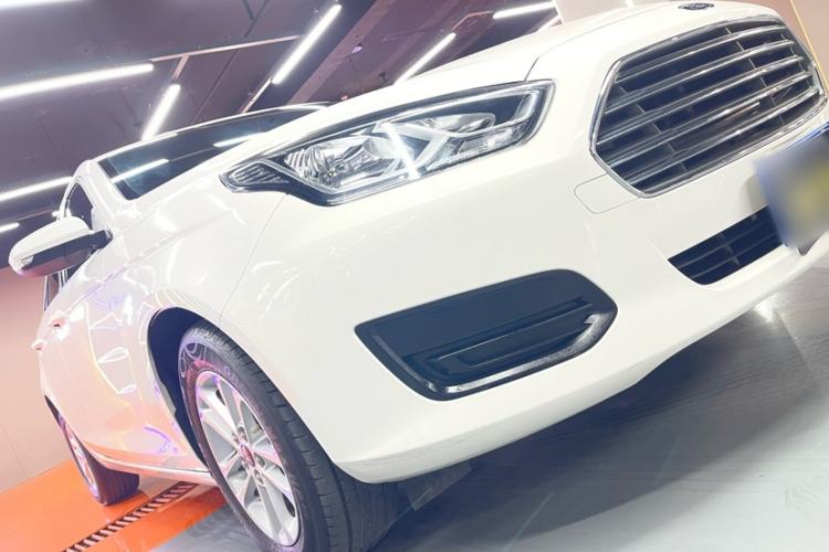 Used Ford Escort 2019 Revised Version 1.5L Manual "Quality Enjoyment" Trim (Tire Pressure Monitoring) China VI Standard
