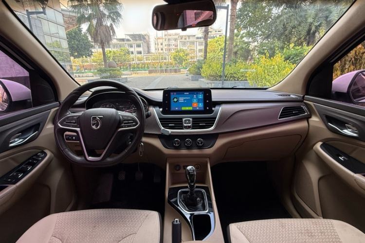 Used Baojun 730 2017 1.5T Manual Fashion Version 7 Seats China V Emission Standard