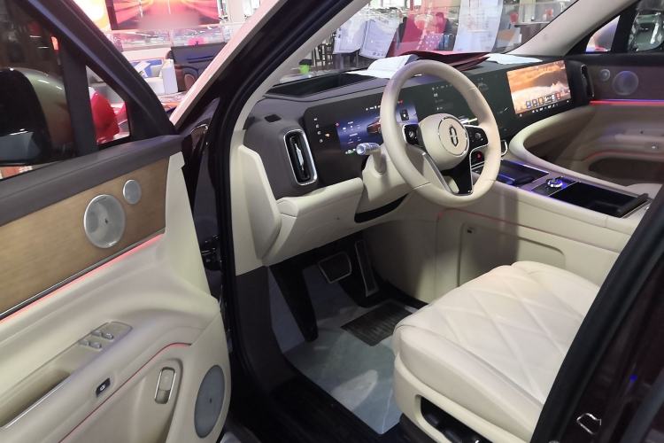 Used Hima AITO M9 2025 Extended-Range Ultra Version 52 kWh 6-Seater
