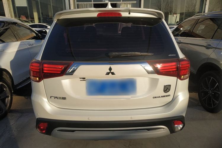 Used Mitsubishi Outlander 2019 2.4L 4x4 Zhi Xiang Edition 5 Seats China VI Standard
