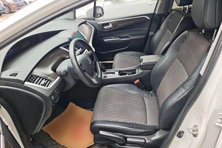 Used Honda Jade 2017 1.8L automatic Comfort version 5 seats
