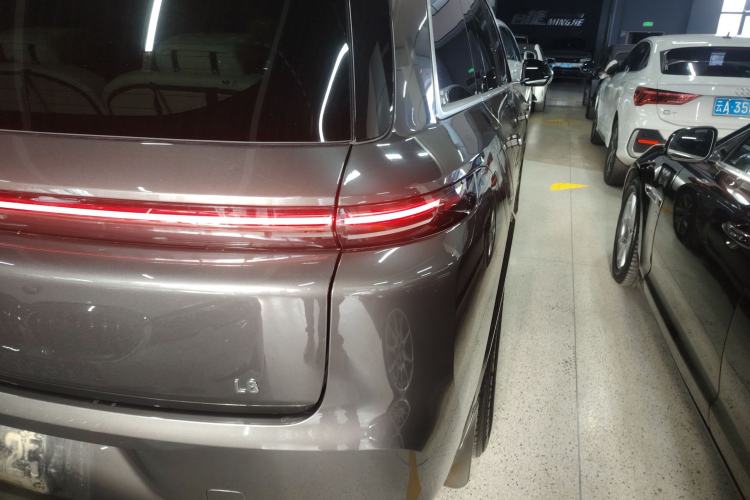 Used Li Auto L8 2023 Pro Model
