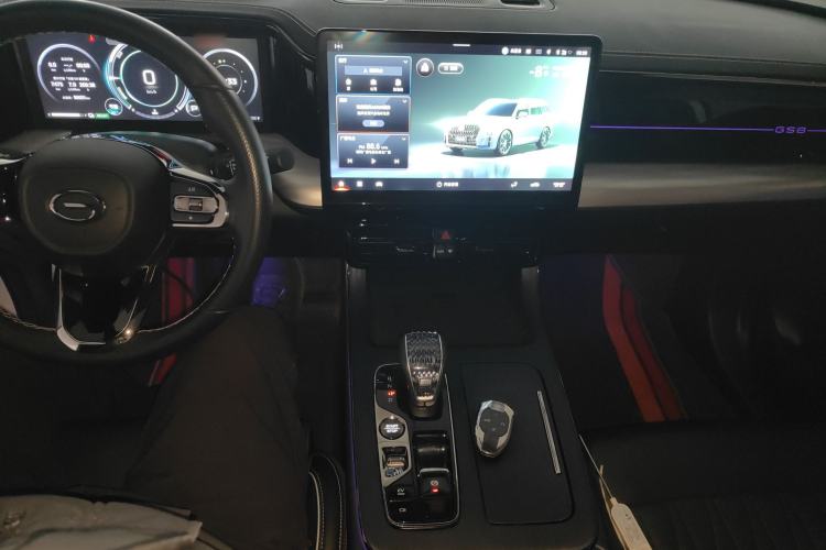 Used GAC Trumpchi GS8 2022 Dual-Engine Series 2.0TM Two-Wheel Drive Prestige Edition (7 Seats)
