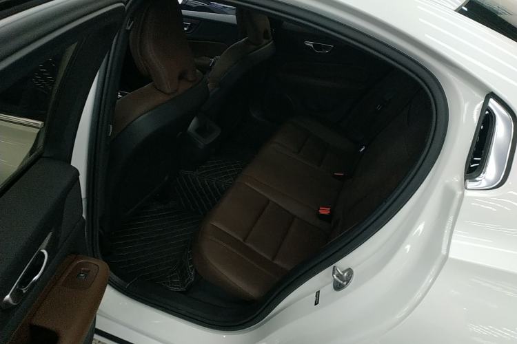 Used Volvo S60 2024 B4 Zhiyi Luxury Edition
