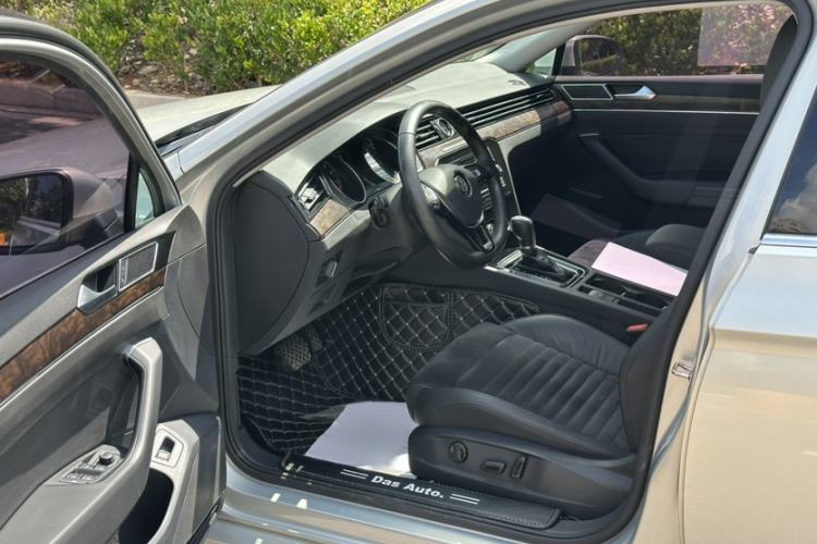 Used Volkswagen Magotan 2018 Facelift 330TSI DSG Luxury Model
