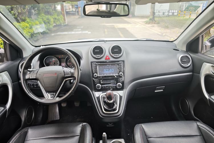 Used Haval H6 2014 Upgraded Model 2.0T Diesel Manual Two-Wheel Drive Elite Version
