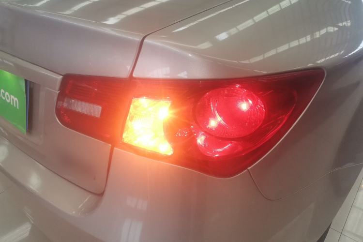 Used Roewe 350 2015 1.5L Manual Luxury Sunroof Edition