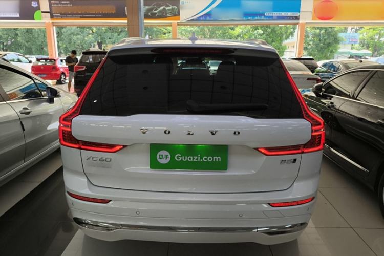 Used Volvo XC60 2023 B5 4x4 Smart Luxury Edition