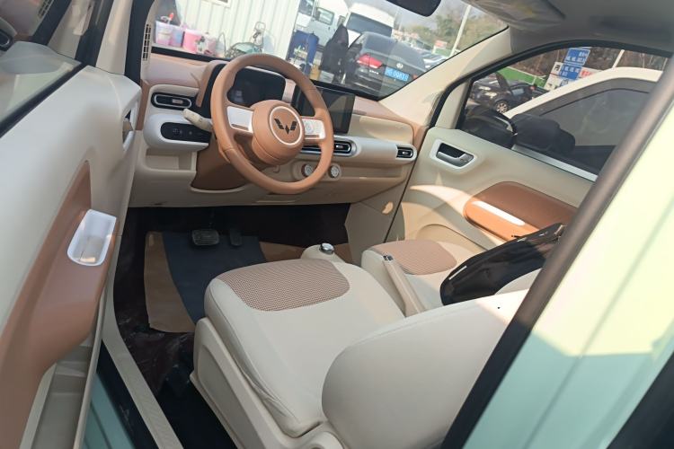 Used Wuling Hongguang MINIEV 2024 3rd Generation 215km Advanced Version

