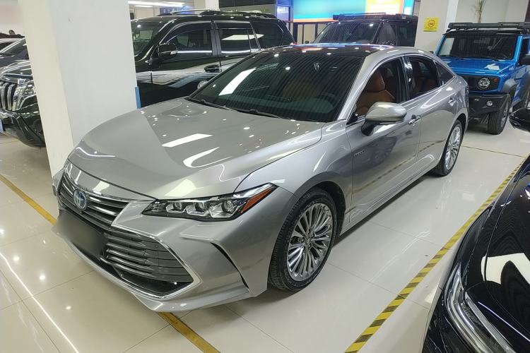 Used Toyota Avalon 2019 Dual-Engine 2.5L XLE Prestige Version China VI Standard
