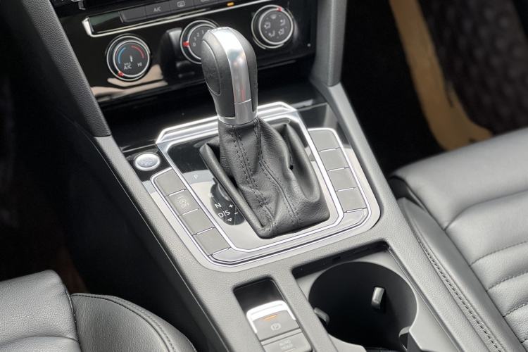 Used Volkswagen Magotan 2019 330TSI DSG Leading Model China VI Standard