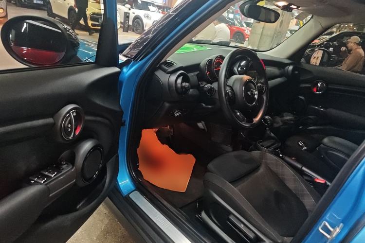 Used MINI MINI 2015 1.5T COOPER Fun Five-Door Edition
