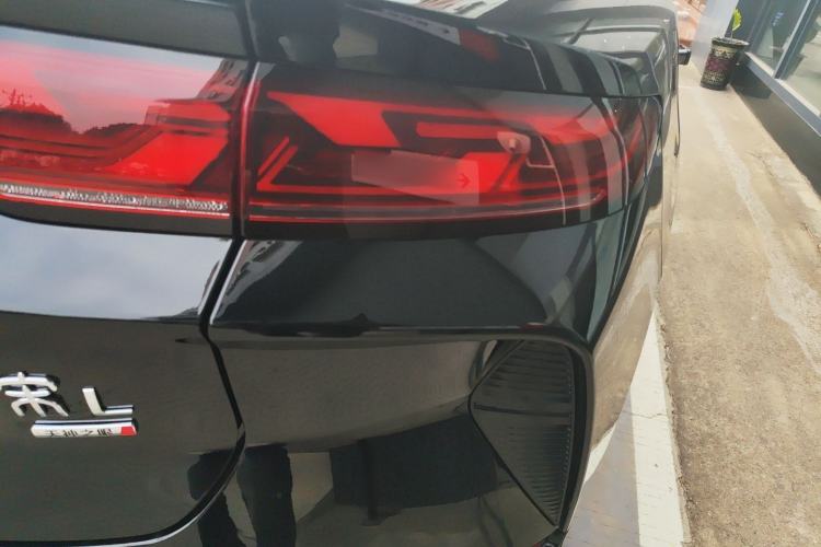 Used BYD Song L EV 2025 Intelligent Driving Version 662 km LiDAR Excellence Edition
