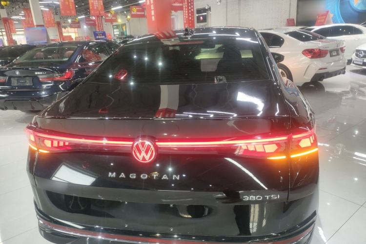 Used Volkswagen Magotan 2024 380TSI DSG Prestige Edition DaMai Package
