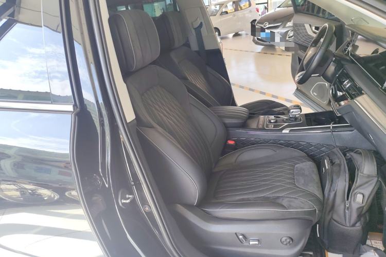 Used Hongqi HS5 2022 Facelifted Version 2.0T Smart Connect Flagship All-Wheel-Drive Edition
