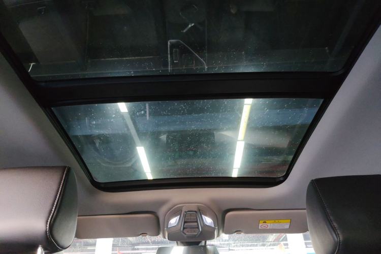 Used Wuling Asta 2022 2.0L DHT Electric-Speed Version
