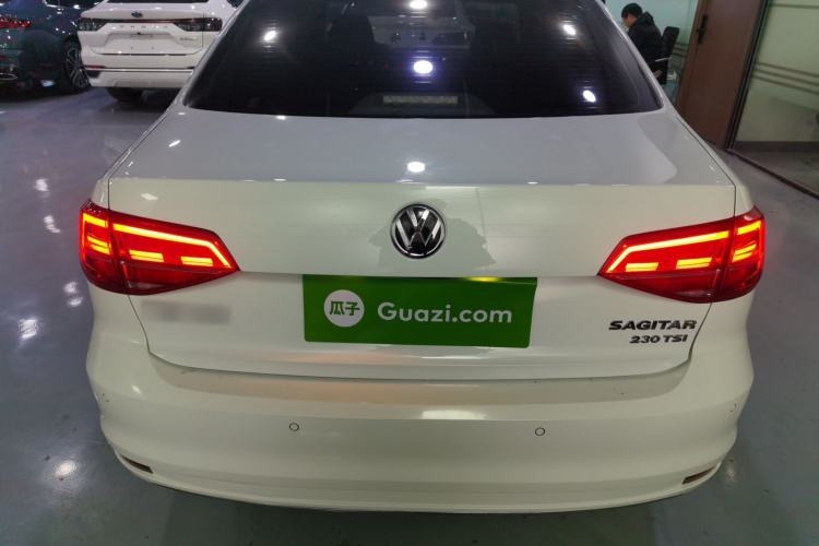 Used Volkswagen Sagitar 2016 230TSI 25th Anniversary Edition
