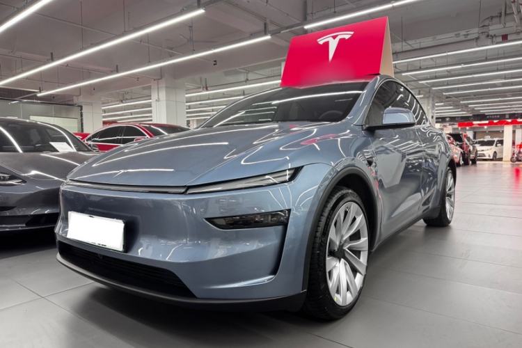 Used Tesla Model Y 2025 Long-Range All-Wheel-Drive Version
