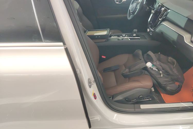 Used Volvo S60 2023 B4 Zhiyi Luxury Edition
