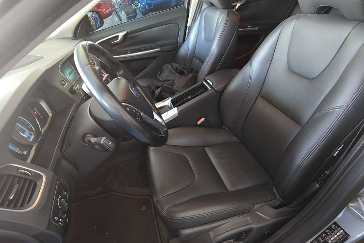 Used Volvo S60 2016 S60L T4 Zhiyuan Edition
