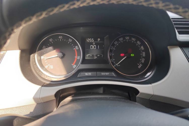 Used Skoda Fabia 2015 1.6L Automatic Chuanxing Edition
