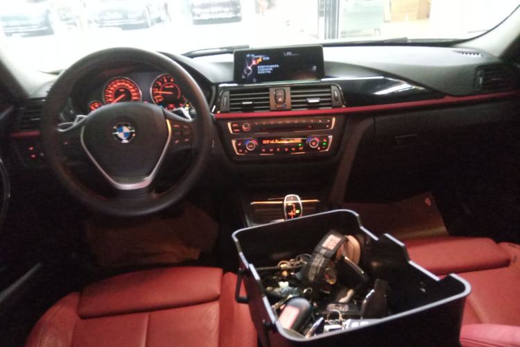 Used BMW 3 Series 2014 320i Sport Design Package
