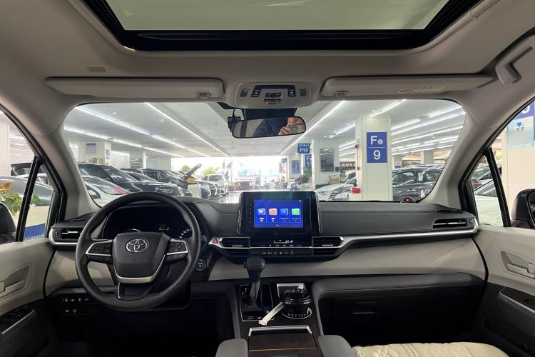 Used Toyota Sienna 2023 2.5L Hybrid Comfort Edition