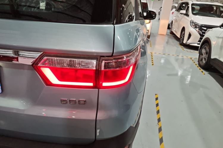 Used Dongfeng Fengon S560 2018 1.8L Manual Comfort 5-Seater China V Standard
