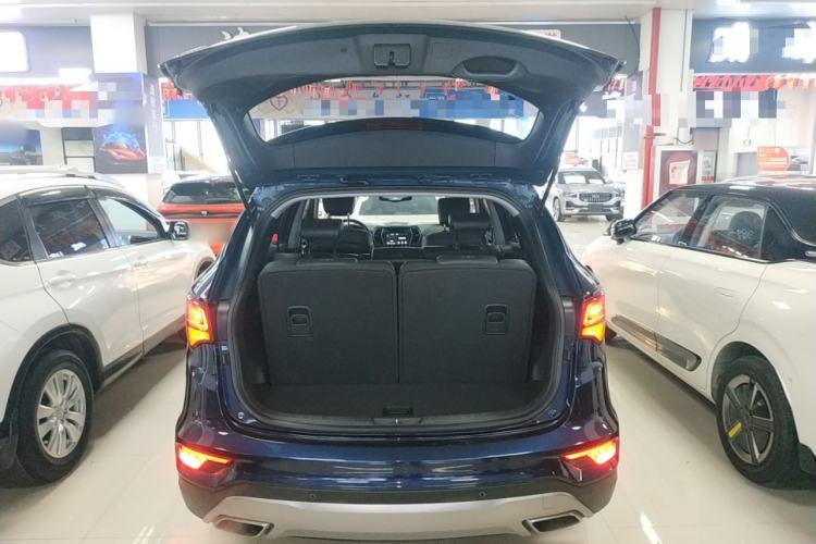 Used Hyundai Santa Fe 2017 2.0T Automatic Two-Wheel Drive Smart Version 7 Seats