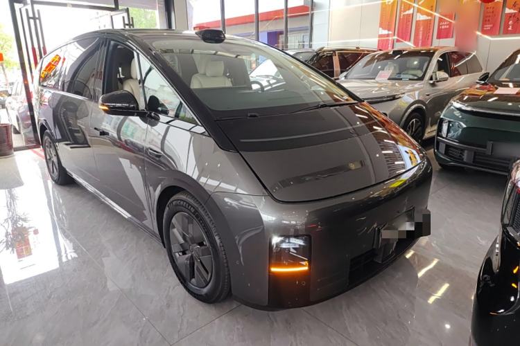 Used Li Auto MEGA 2024 Ultra Model
