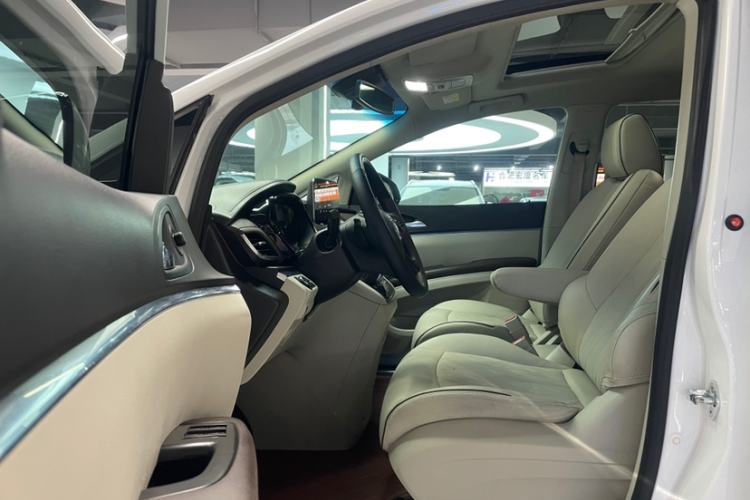 Used Buick GL8 2021 Land Cruiser Executive Class 652T Luxury Model
