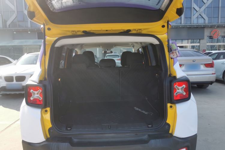 Used  Renegade 2017 180T Automatic Kinetic Edition+
