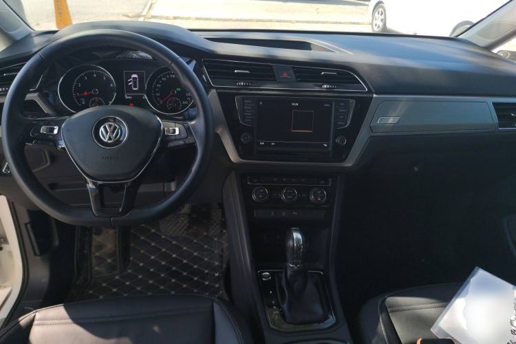 Used Volkswagen Touran 2018 Volkswagen Touran L 280TSI DSG Boundary Edition 7 Seats China VI Standard
