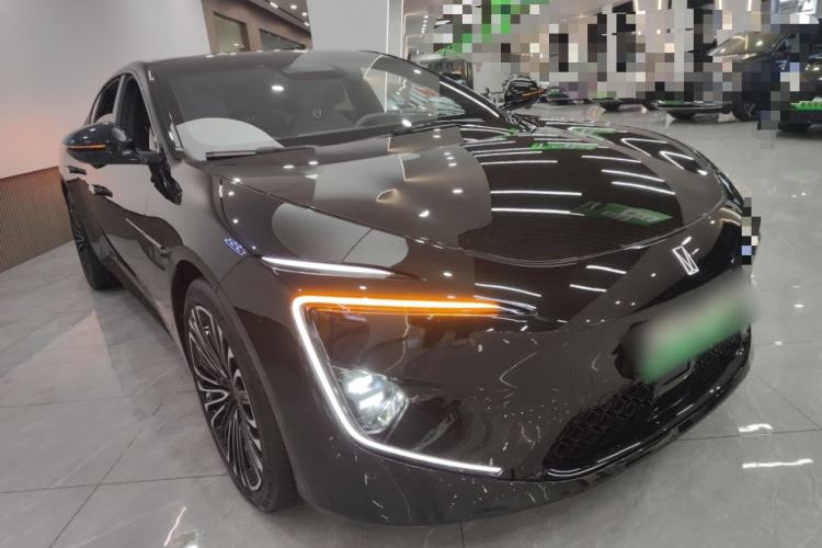 Used  12 2025 Ultra Extended-Range Edition
