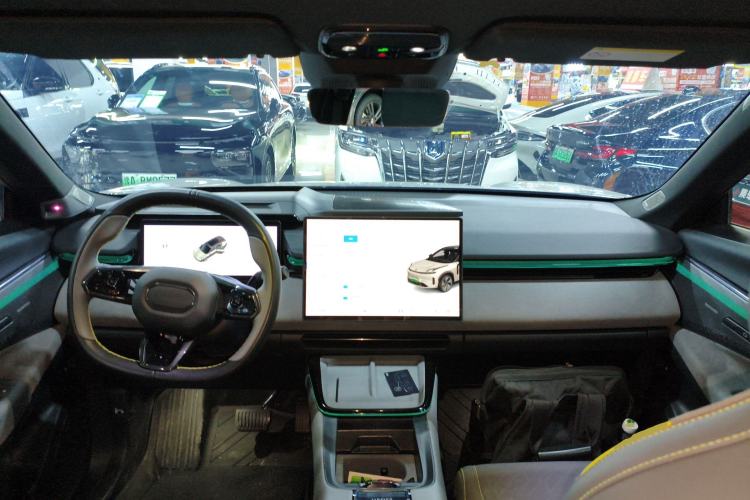 Used Lynk & Co 08 EM-P 2025 245km Ultra-Long Range Halo