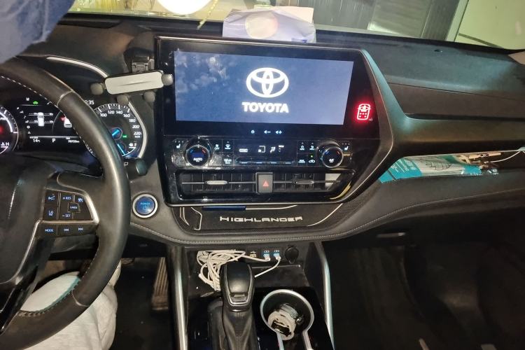 Used Toyota Highlander 2022 Dual-Engine 2.5L Four-Wheel Drive Prestige Version 7 Seats
