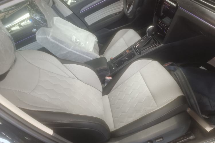 Used Volkswagen Magotan 2026 30 Million Vehicles Selected Model 380TSI DSG Luxury Edition
