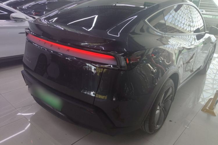 Used Tesla Model Y 2025 Rear-Wheel-Drive Version