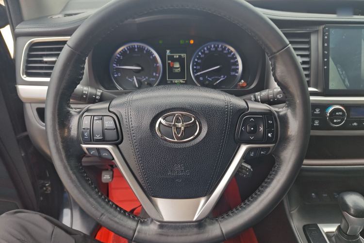 Used Toyota Highlander 2018 2.0T Four-Wheel Drive Luxury Edition 7 Seats China V Emission Standard
