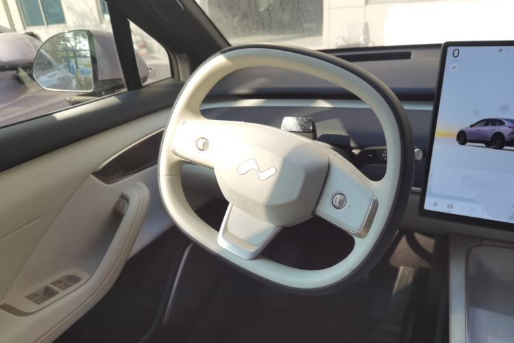 Used ONVO L60 2024 60 kWh All-Wheel Drive
