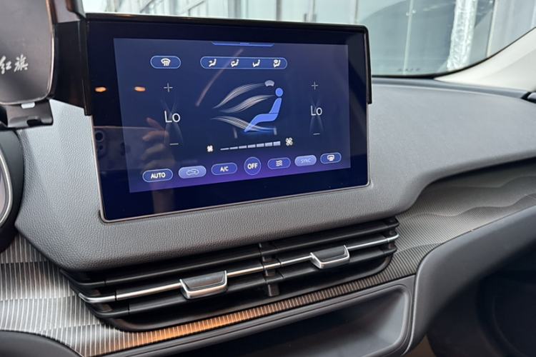 Used Hongqi E-QM5 2022 431 km Charge & Enjoy Edition
