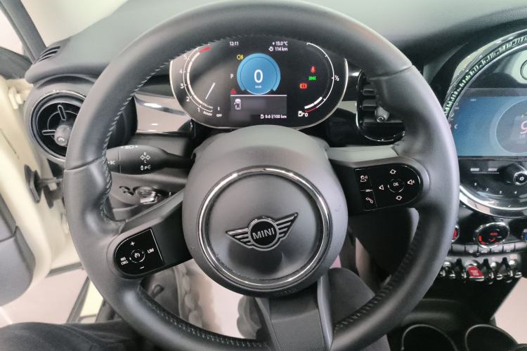 Used  MINI 2022 Updated 1.5T COOPER Classic Edition Five-Door Version
