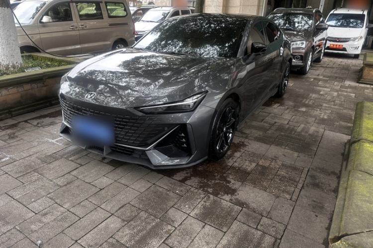 Used Changan UNI-V 2022 1.5T Prestige Version