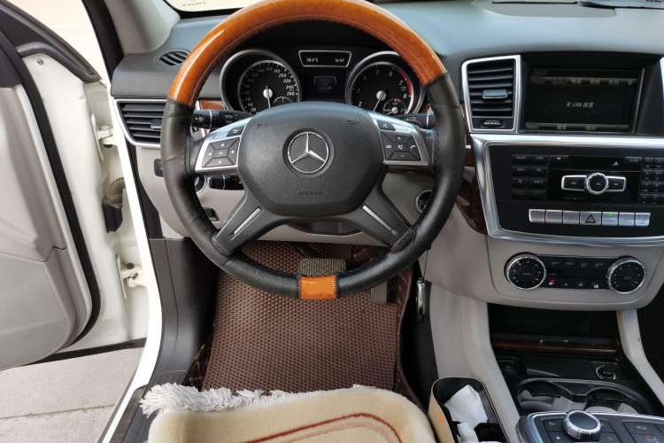 Used Mercedes-Benz M-Class 2014 ML 400 4MATIC Dynamic Model