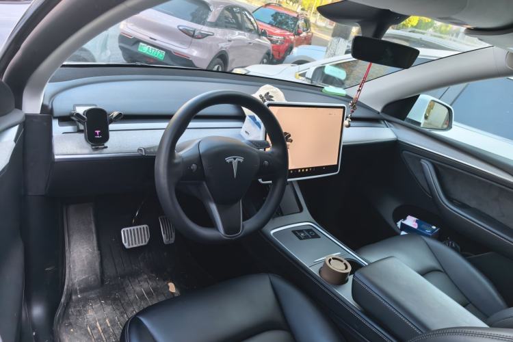 Used Tesla Model Y 2024 Rear-Wheel-Drive Version
